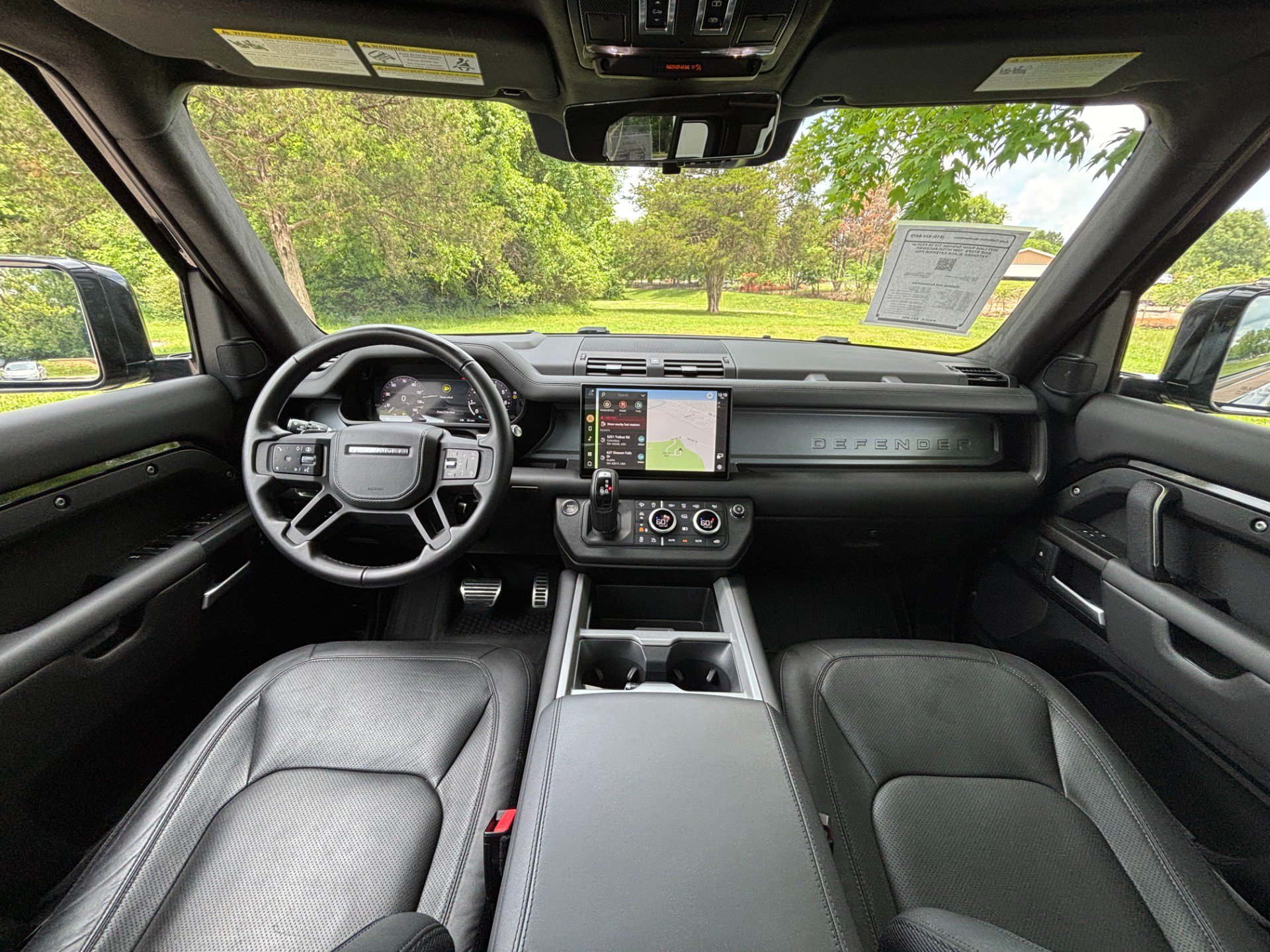 Used 2025 Land Rover Defender 110 V8 AWD/4WD image 29