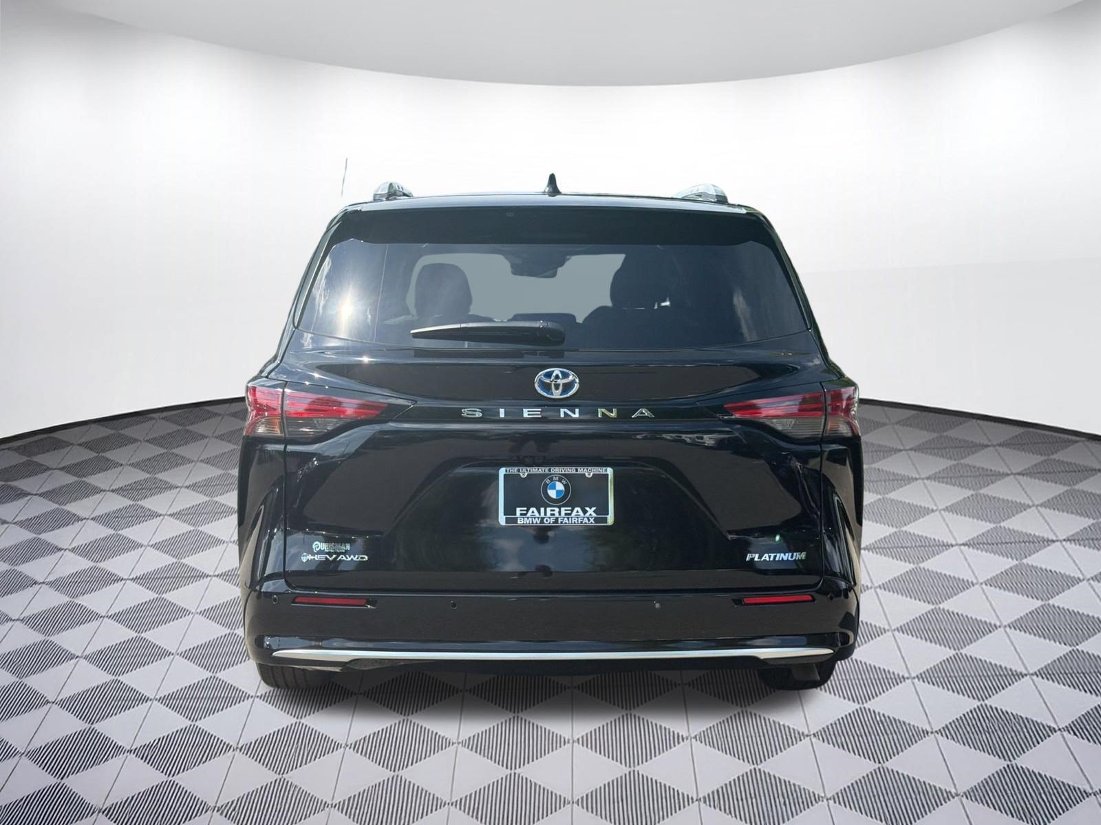 Used 2025 Toyota Sienna Platinum AWD/4WD image 10