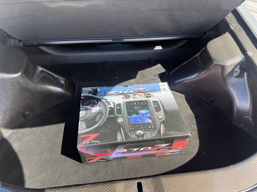 Used 2009 Nissan 370Z Touring w/ Sport Pkg image 19