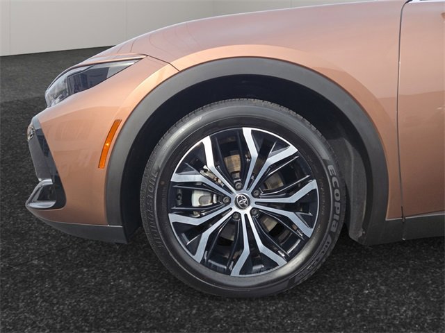 Used 2025 Toyota Crown Limited image 4