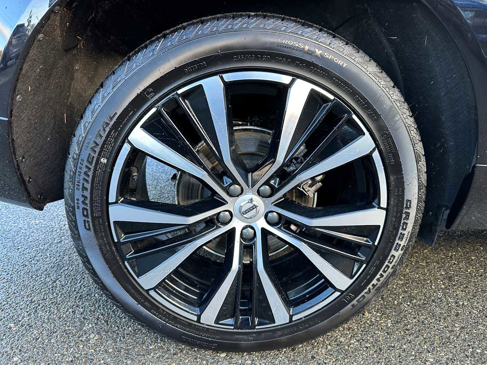 Used 2025 Volvo XC60 B5 Plus w/ Protection Package Premier image 9