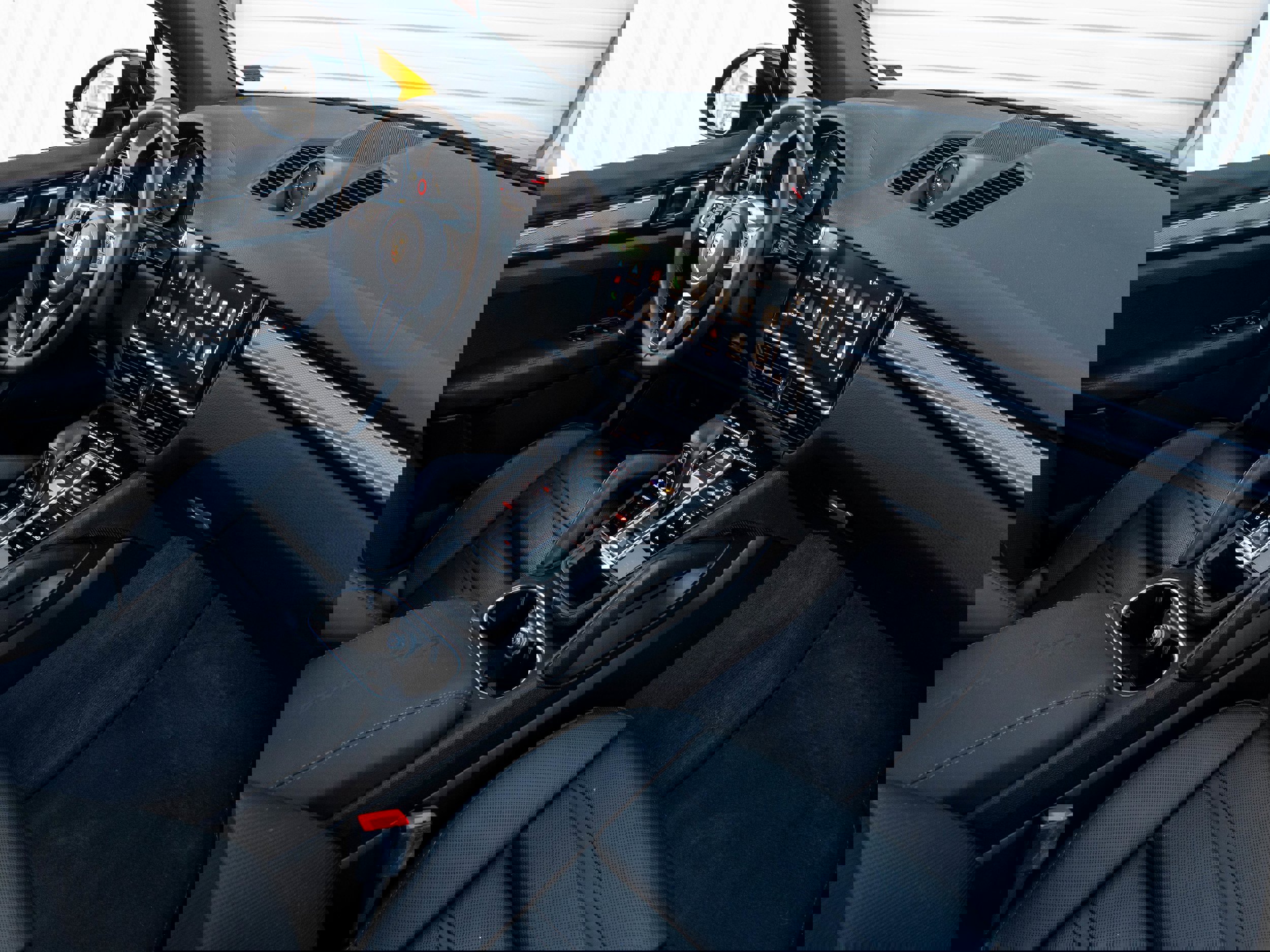 Certified 2023 Porsche Cayenne Platinum Edition image 29