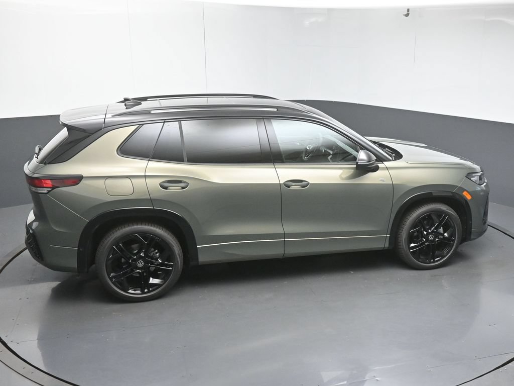 New 2026 Volkswagen Tiguan SE R-Line FWD image 52