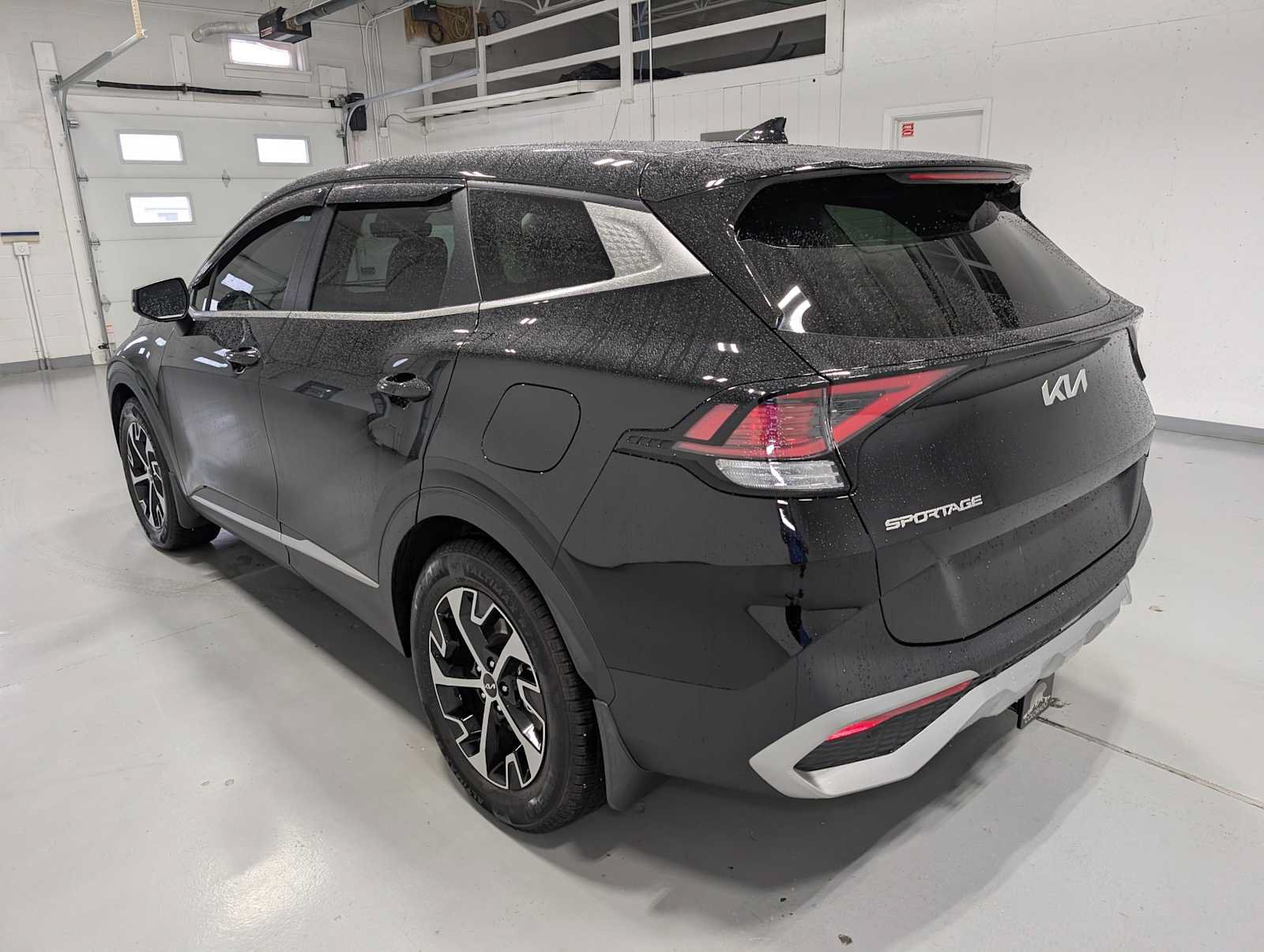 Used 2023 Kia Sportage EX FWD image 9