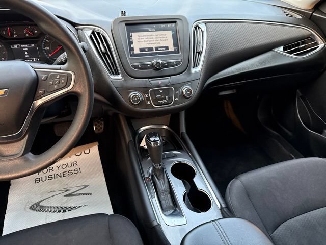 Used 2017 Chevrolet Malibu LT FWD image 21