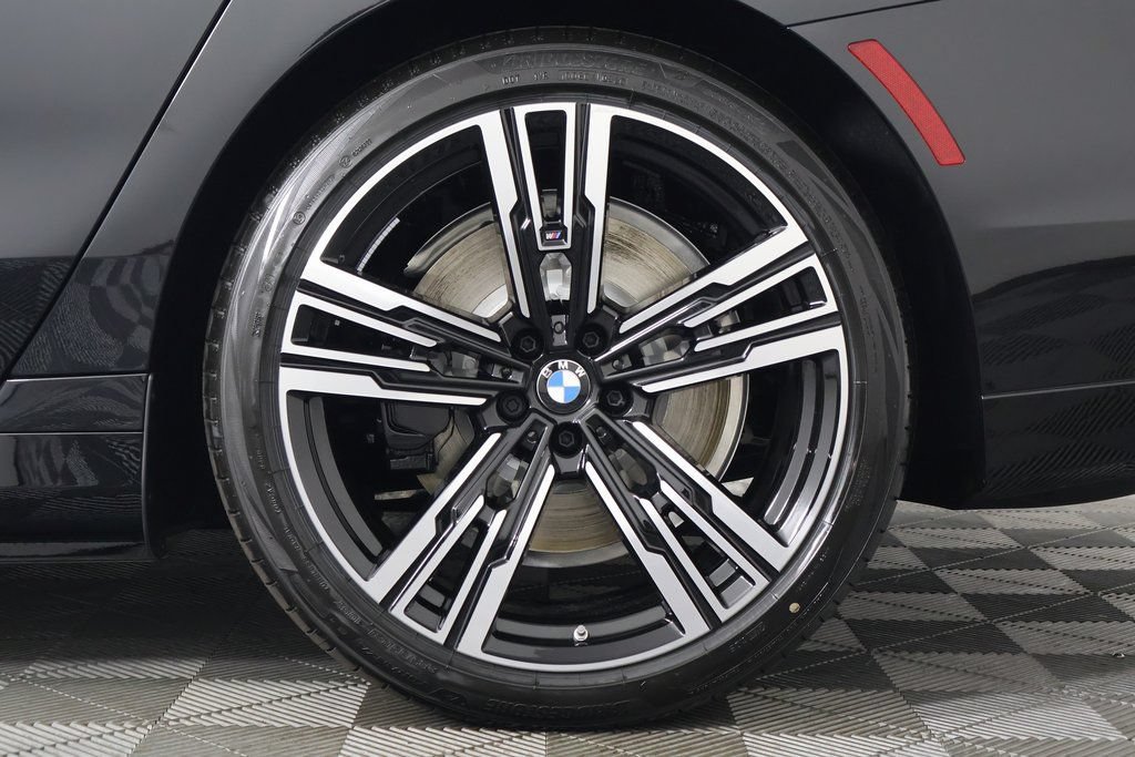 New 2026 BMW i7 eDrive50 w/ M Sport Package RWD image 10