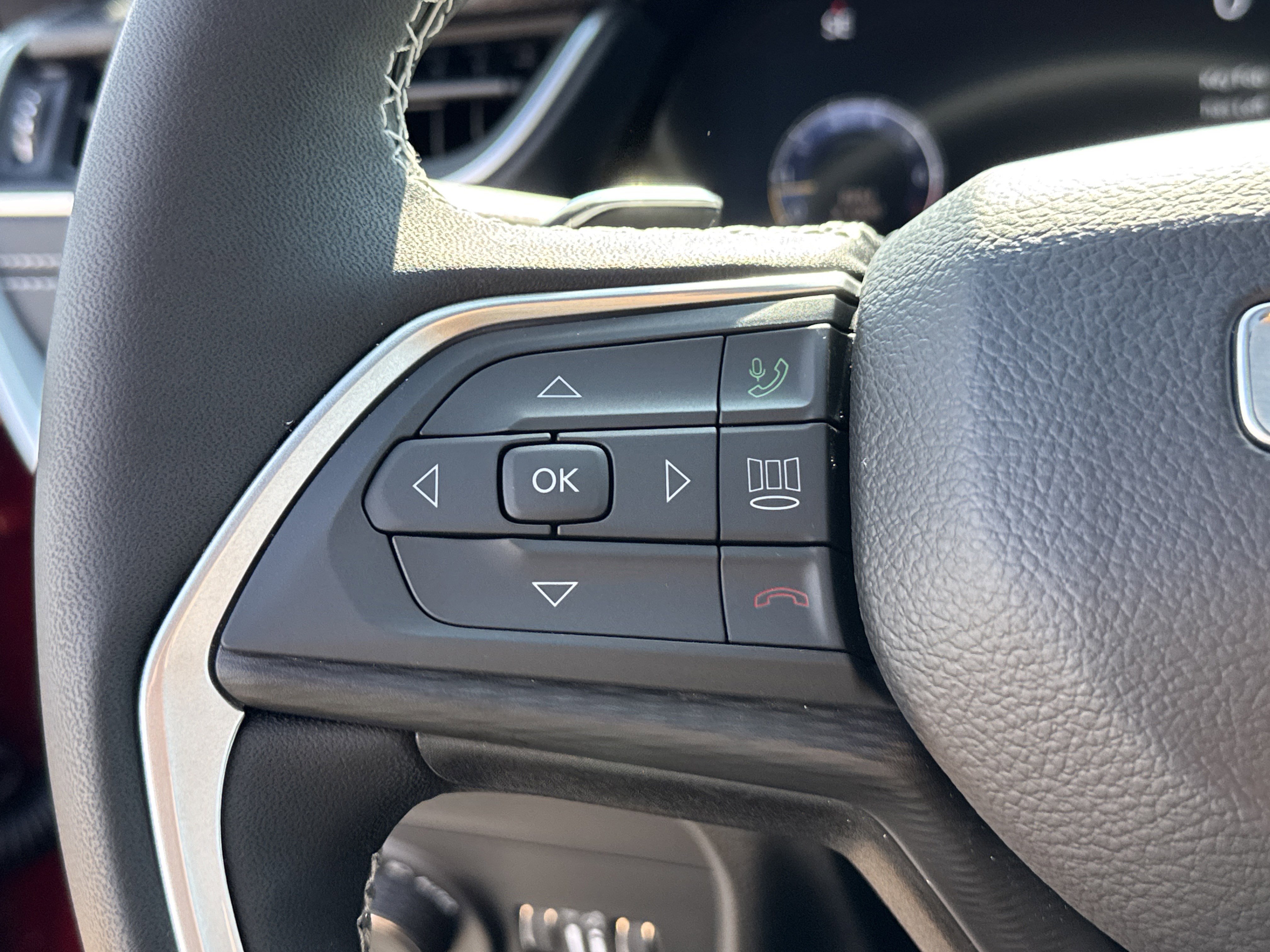 New 2025 Jeep Grand Cherokee L Altitude image 32