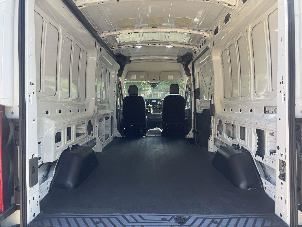 Used 2025 Ford Transit 250 148 Medium Roof RWD image 5