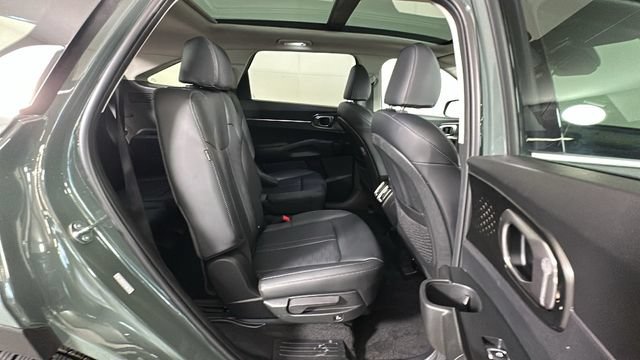 Used 2025 Kia Sorento EX w/ EX Panoramic Sunroof Package AWD/4WD image 29