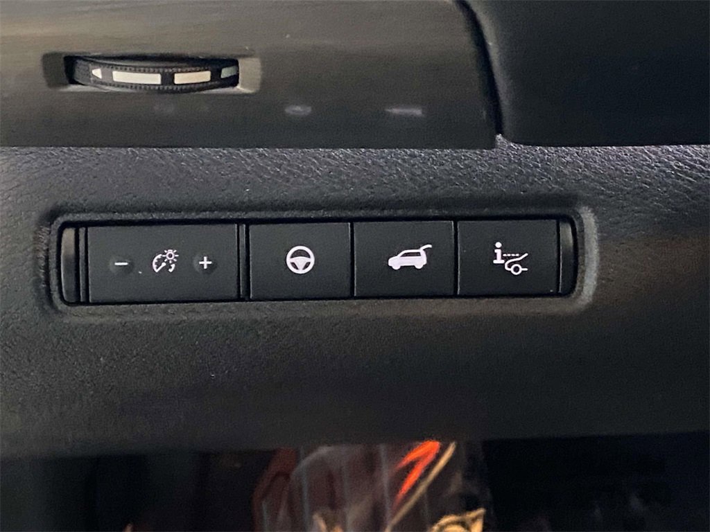 Used 2024 Nissan Pathfinder Platinum w/ Cargo Package image 17