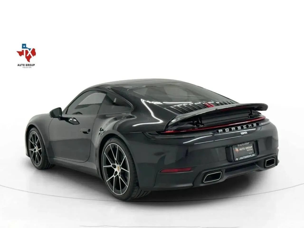 Used 2025 Porsche 911 Carrera RWD image 4