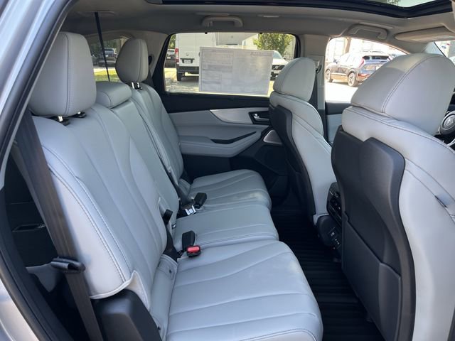 Certified 2026 Acura MDX w/ Technology Package FWD image 32