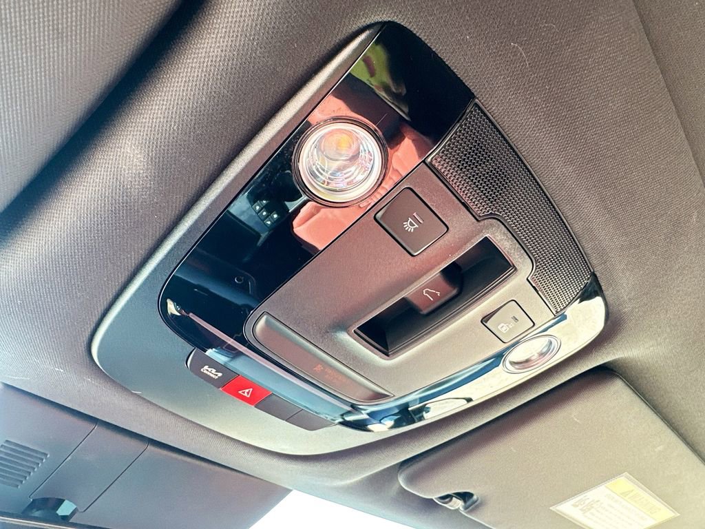 Used 2025 Kia Sportage SX image 21