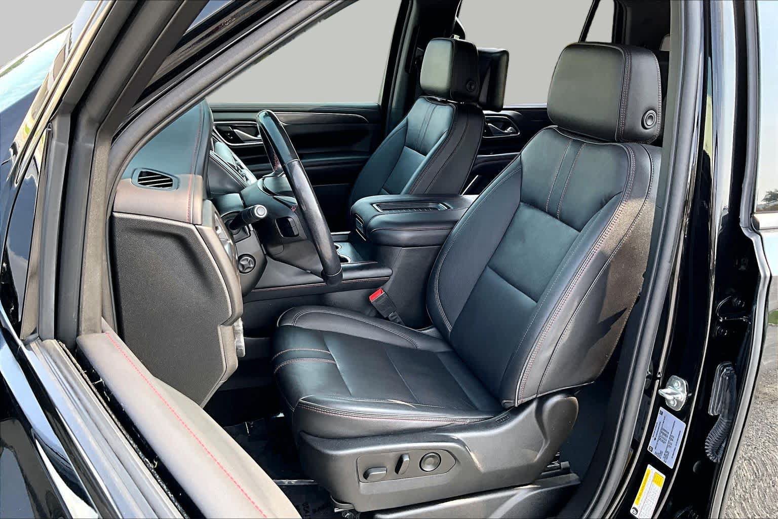 Used 2022 Chevrolet Tahoe RST w/ Luxury Package AWD/4WD image 8