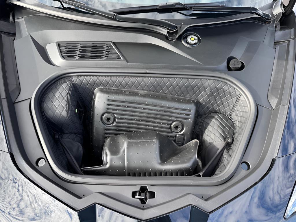 Used 2024 Chevrolet Corvette Stingray Coupe w/ Battery Protection Package image 20