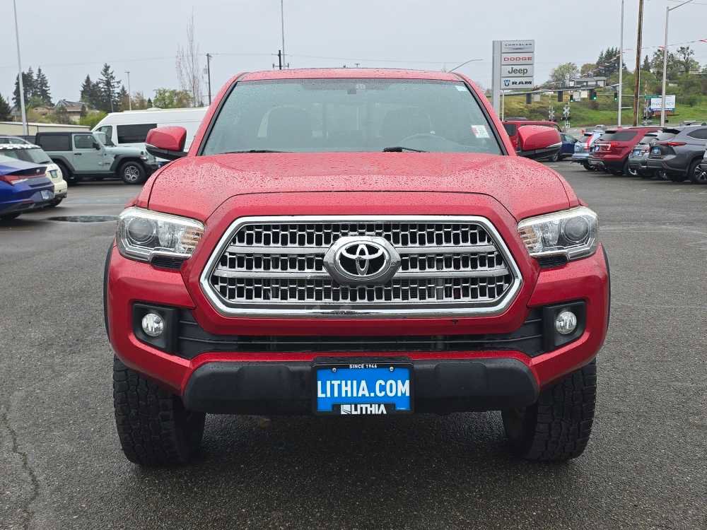 Used 2016 Toyota Tacoma TRD Off-Road w/ Premium & Technology Package image 8