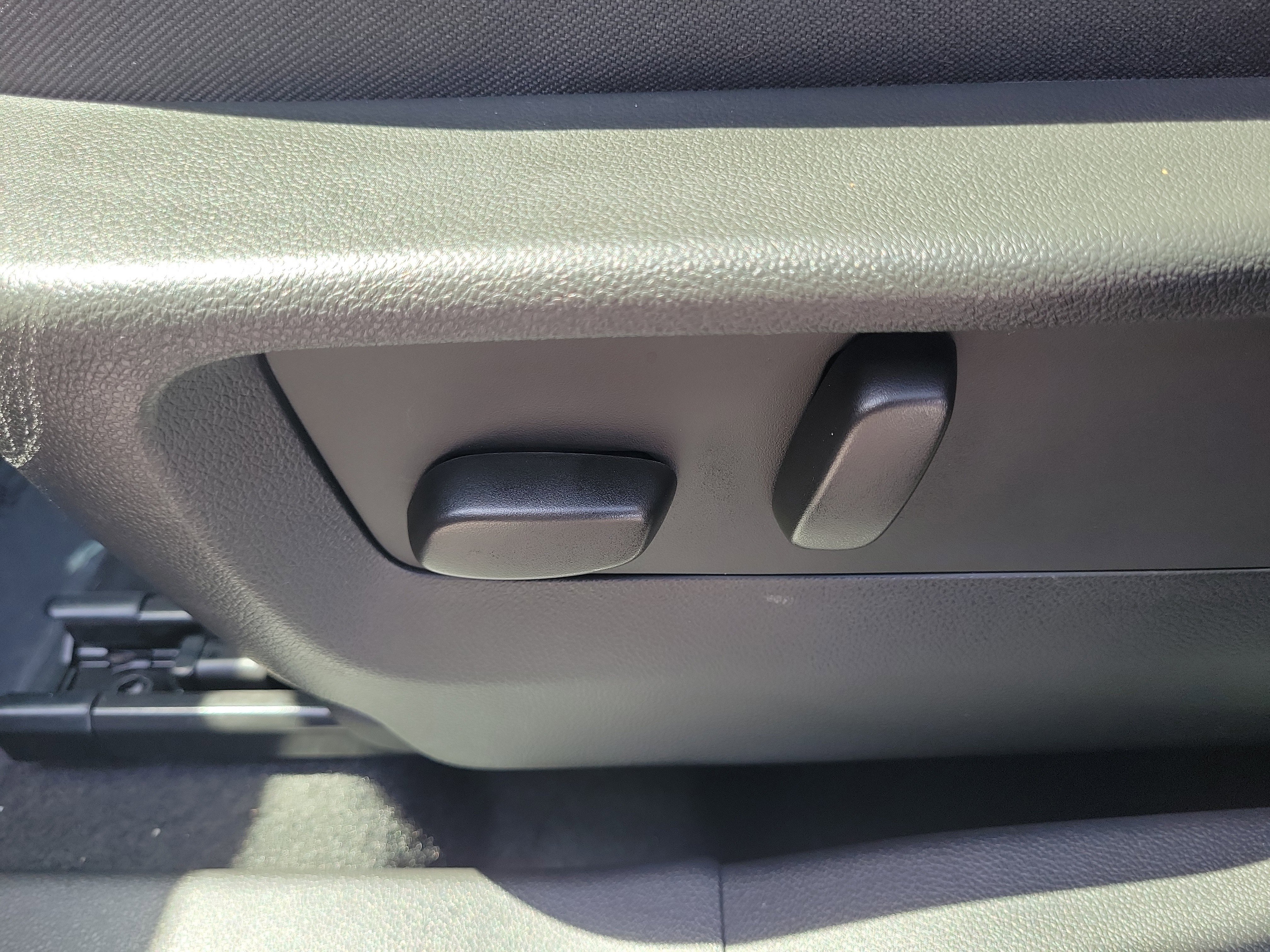 Used 2023 Buick Envision Avenir FWD image 16