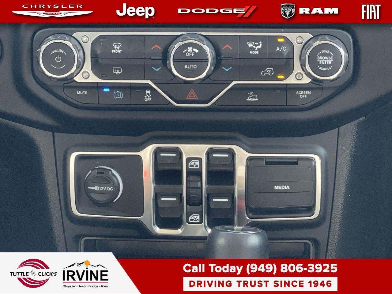Used 2023 Jeep Wrangler Sahara image 13