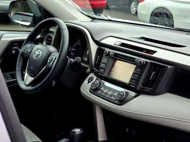 Used 2018 Toyota RAV4 XLE image 17