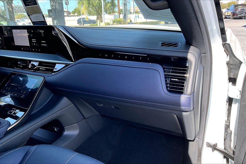 Used 2026 INFINITI QX80 4WD w/ Sport Exterior Package image 17