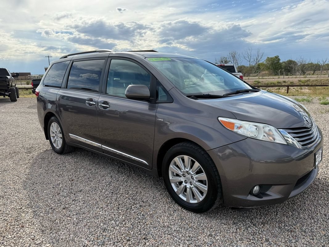 Used 2017 Toyota Sienna XLE w/ XLE Navigation Package