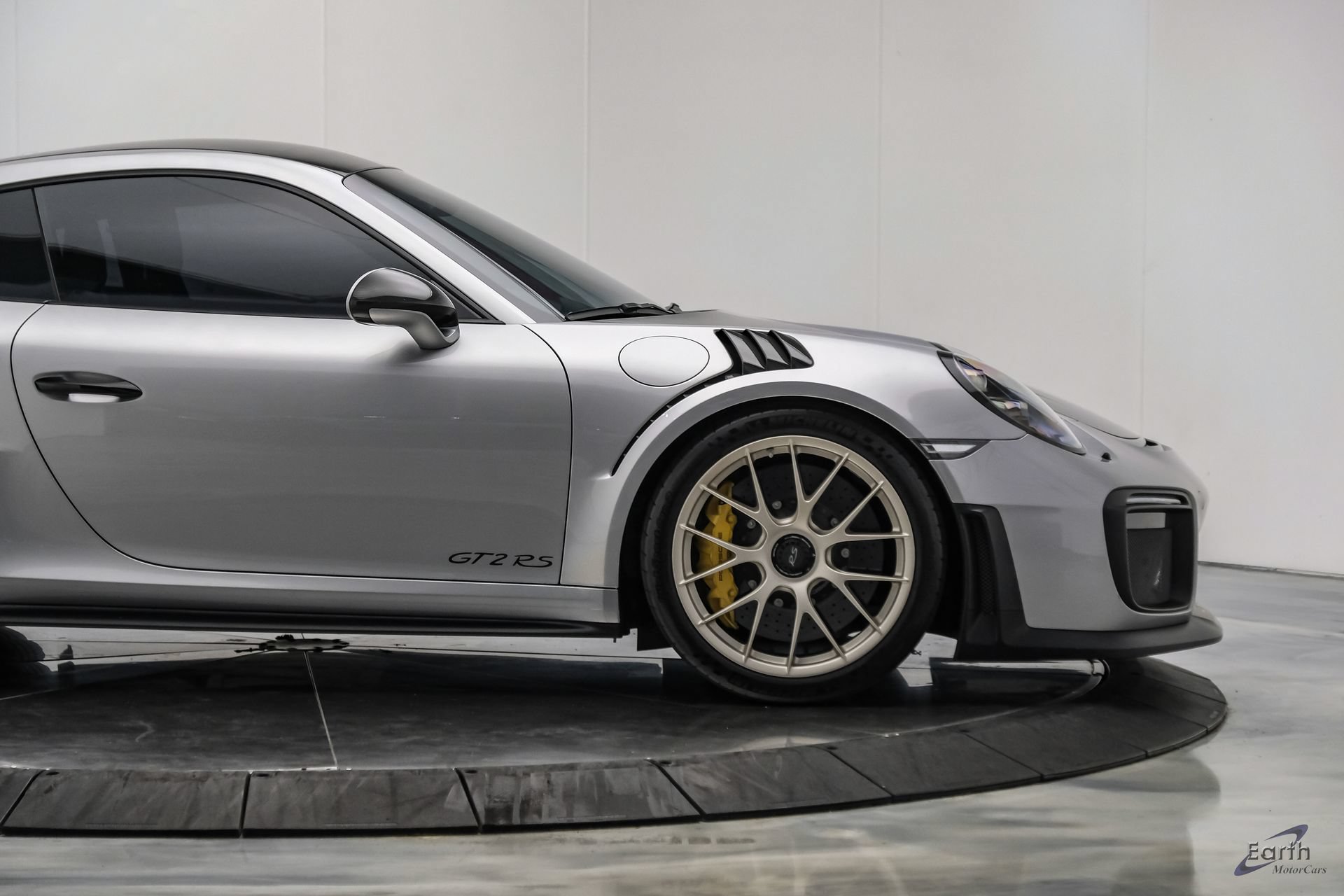 Used 2018 Porsche 911 GT2 RS RWD image 28