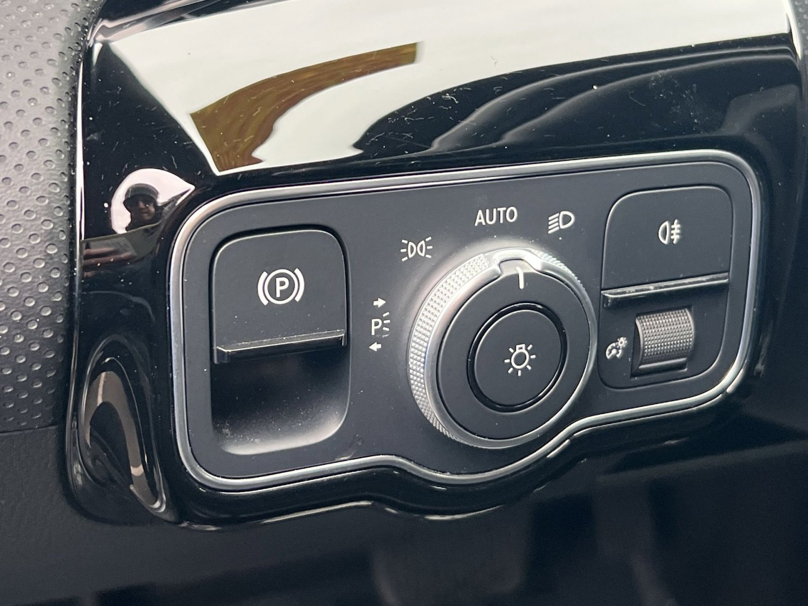 Used 2023 Mercedes-Benz CLA 250 4MATIC image 26