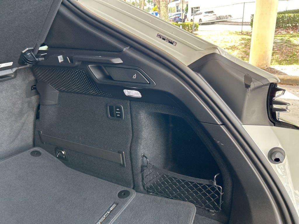 Used 2025 Porsche Macan Electric image 34