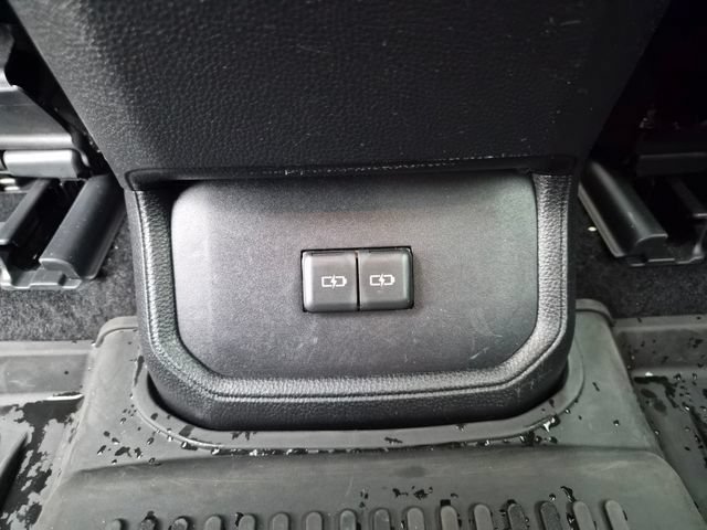 Used 2022 Toyota Highlander XLE AWD/4WD image 40