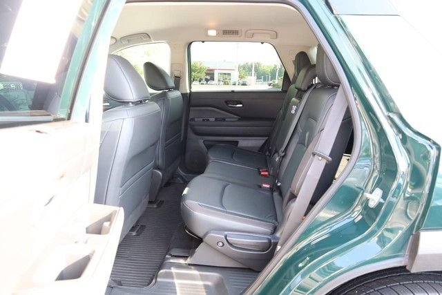Certified 2022 Nissan Pathfinder SL w/ Cargo Package AWD/4WD image 23