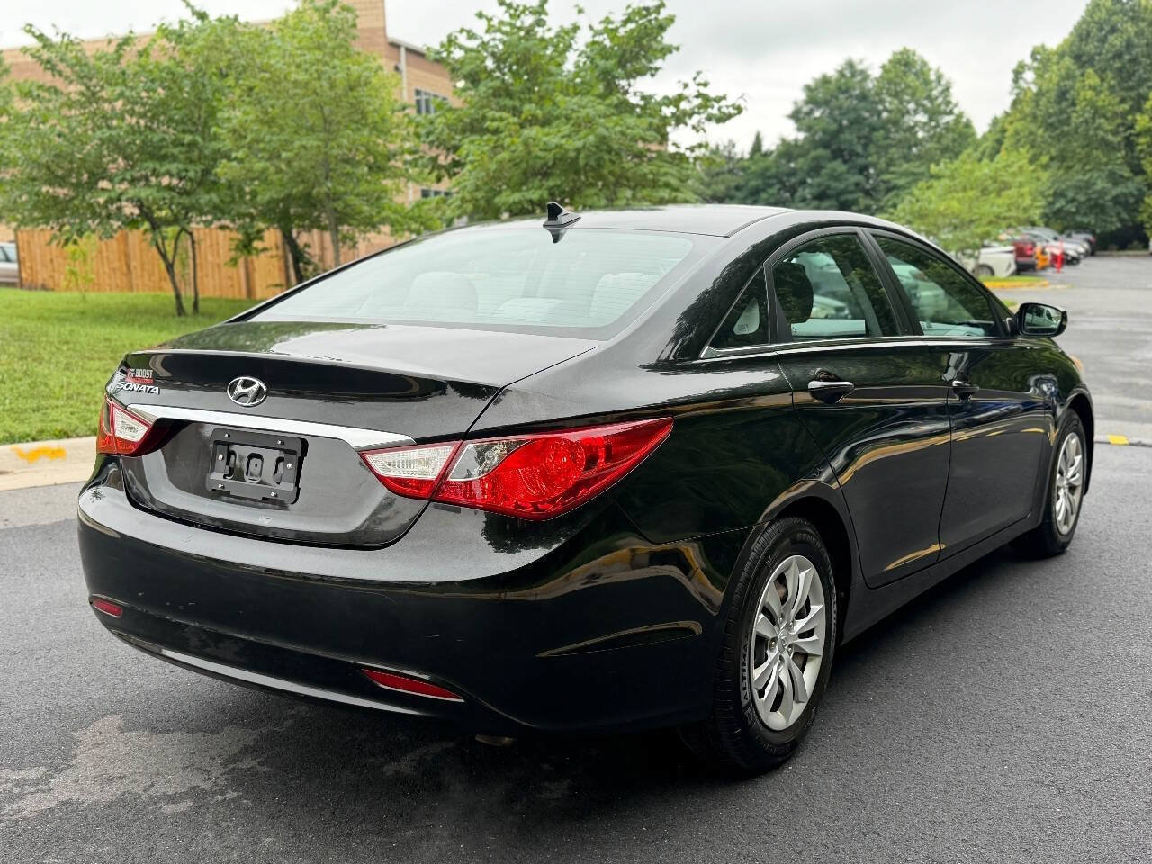 Used 2011 Hyundai Sonata GLS FWD image 3