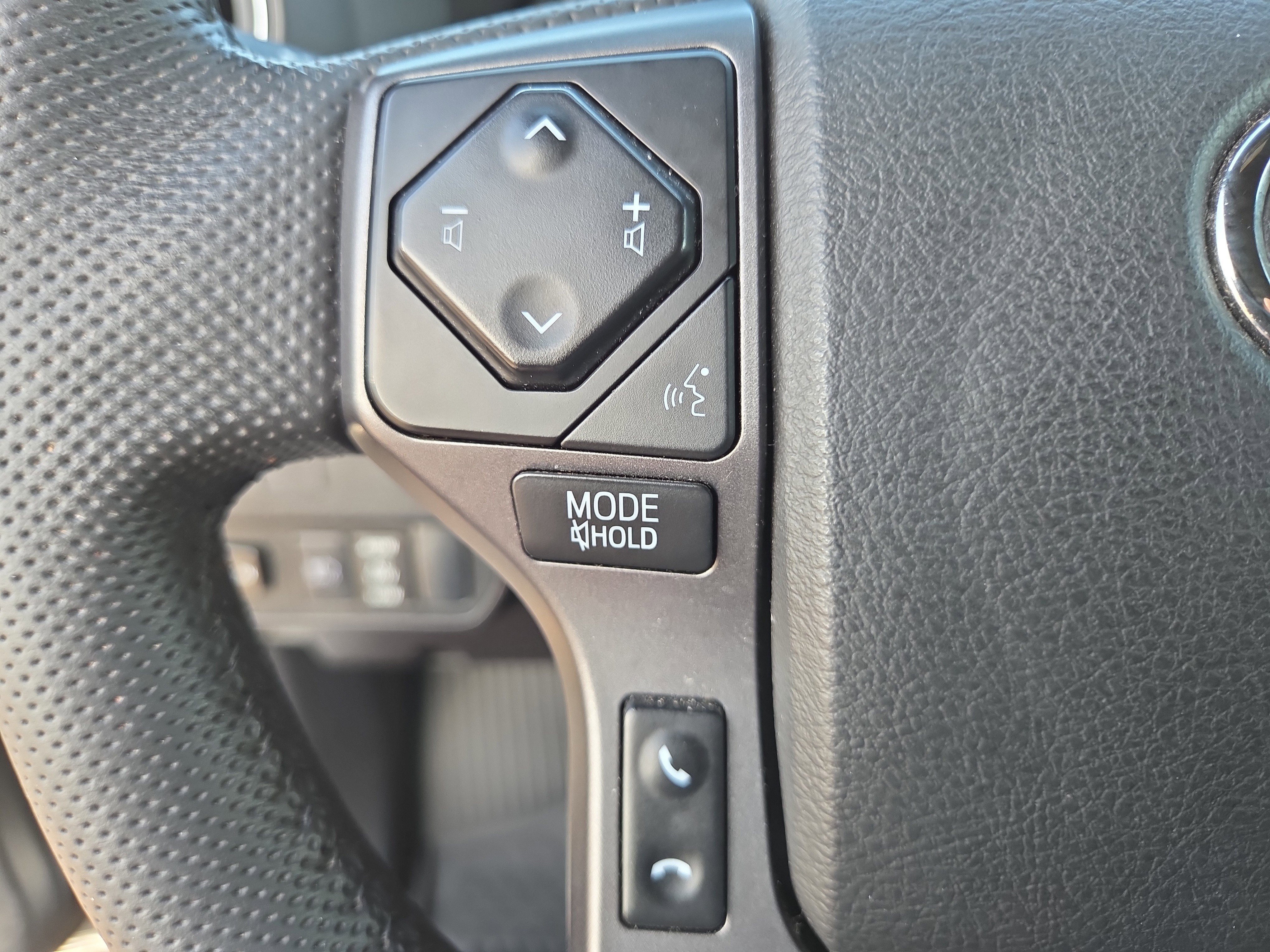 Certified 2023 Toyota Tacoma TRD Off-Road image 28