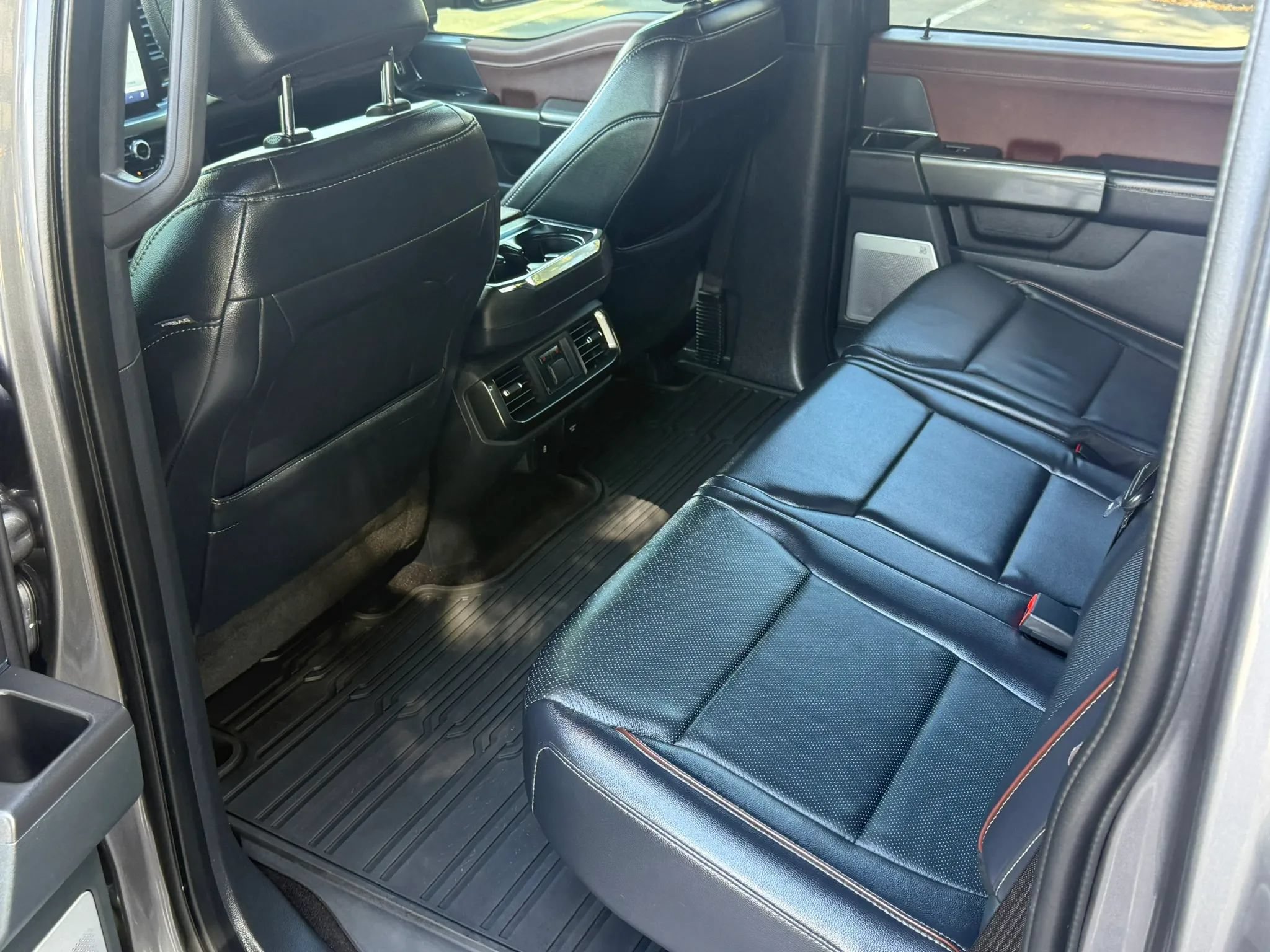 Used 2021 Ford F150 Lariat w/ Equipment Group 502A High AWD/4WD image 28