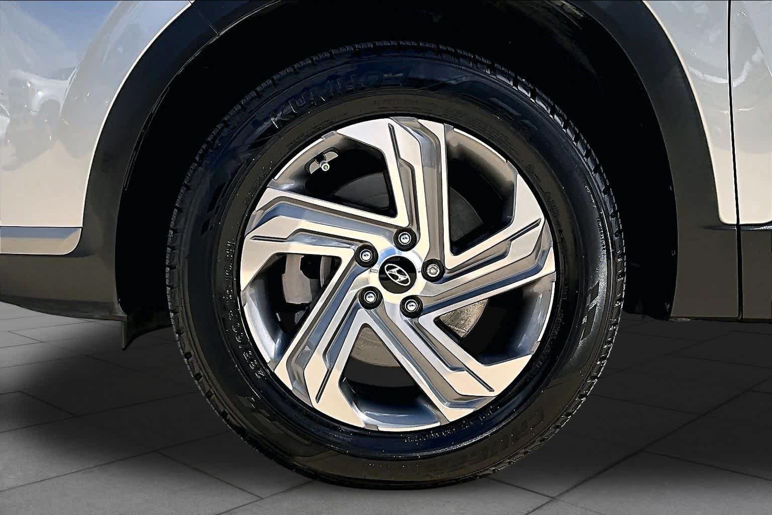 Used 2023 Hyundai Santa Fe SEL AWD/4WD image 10