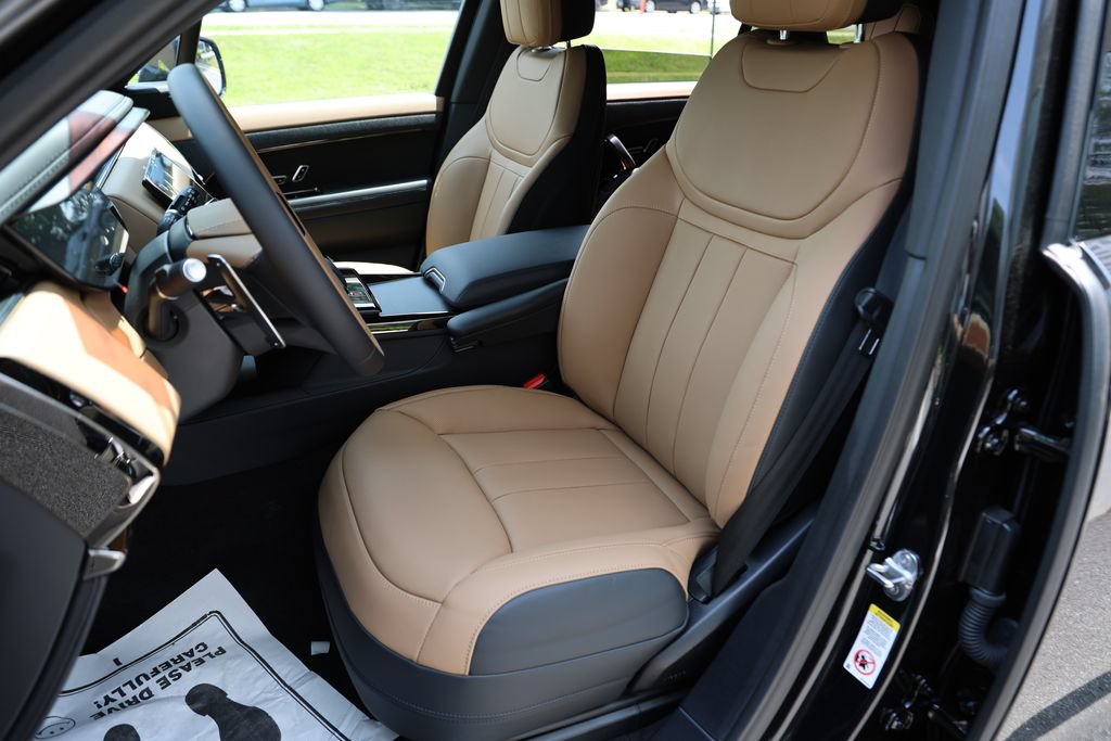 New 2026 Land Rover Range Rover Sport Dynamic SE AWD/4WD image 18