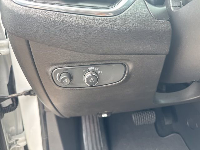 Used 2020 Chevrolet Equinox LT image 19