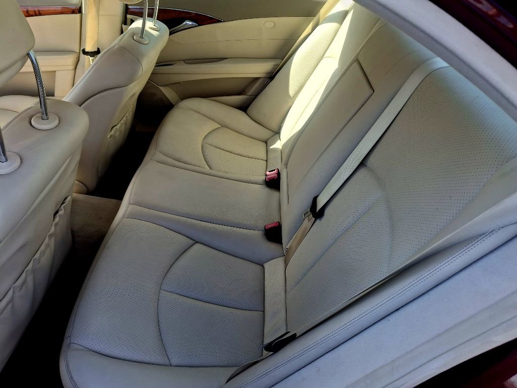 Used 2005 Mercedes-Benz E 320 Sedan image 8