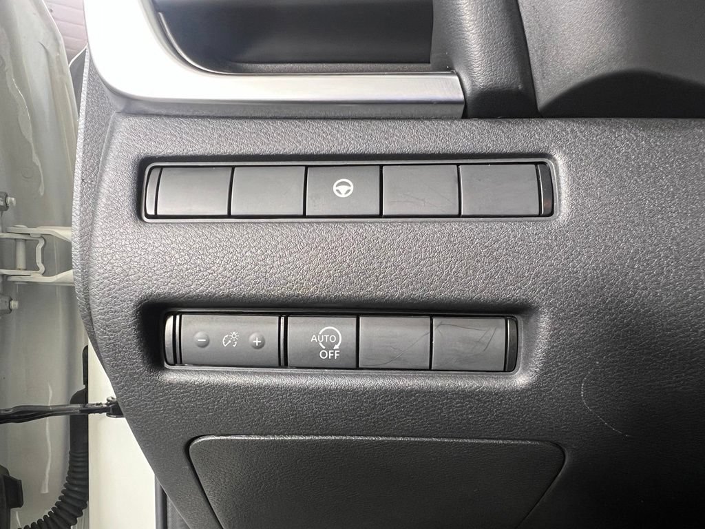 Used 2023 Nissan Rogue SV AWD/4WD image 29