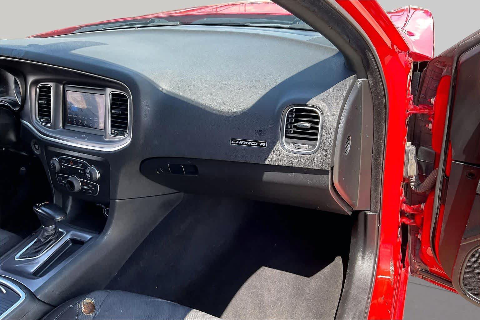 Used 2022 Dodge Charger SXT RWD image 15