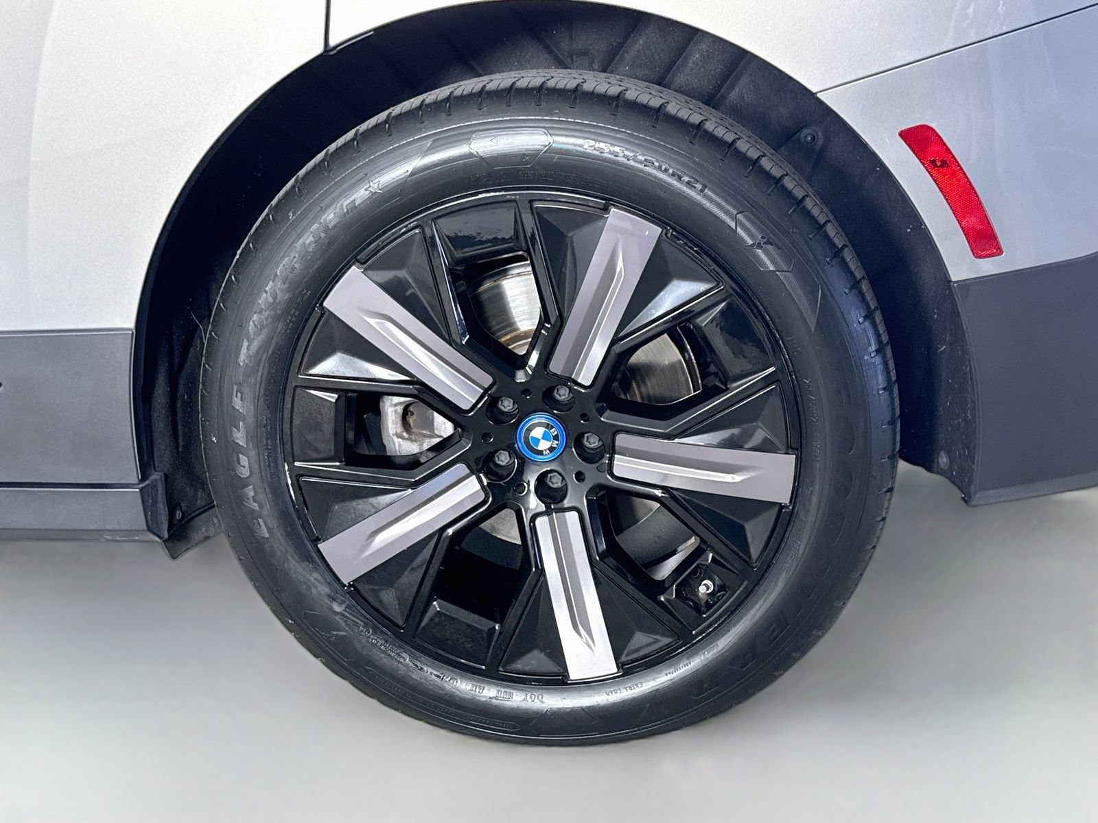 Certified 2024 BMW iX xDrive50 w/ Convenience Package AWD/4WD image 32
