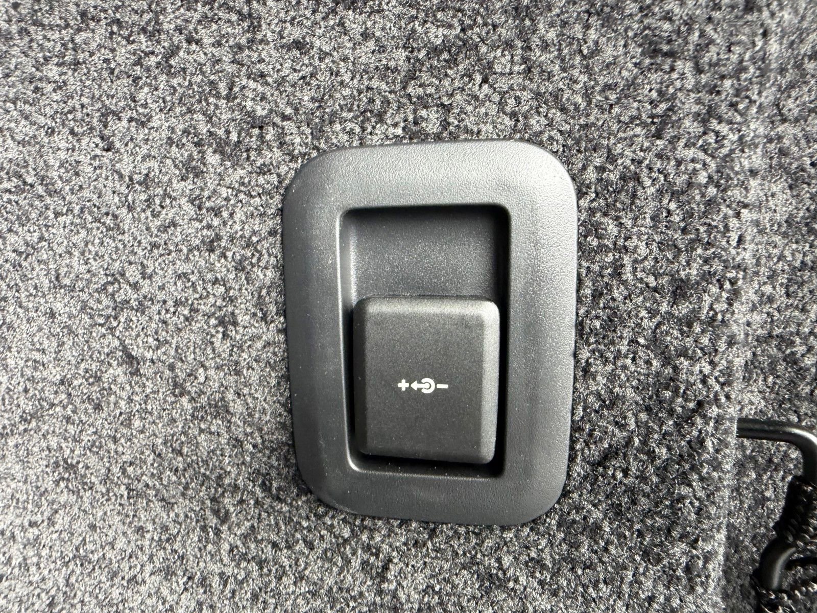 Used 2024 Land Rover Range Rover SE image 30