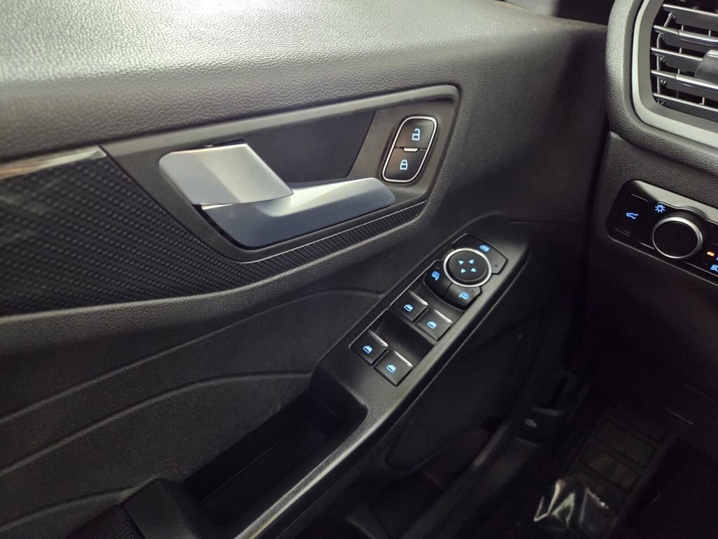 Used 2024 Ford Escape ST-Line image 20