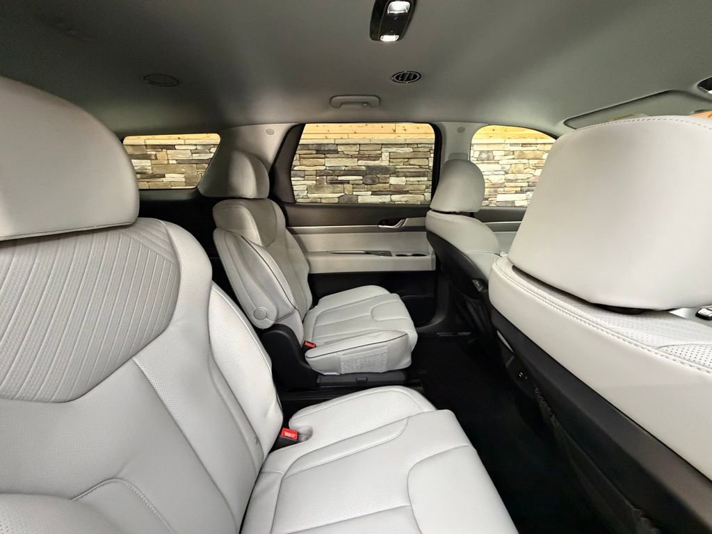 Used 2023 Hyundai Palisade SEL image 32