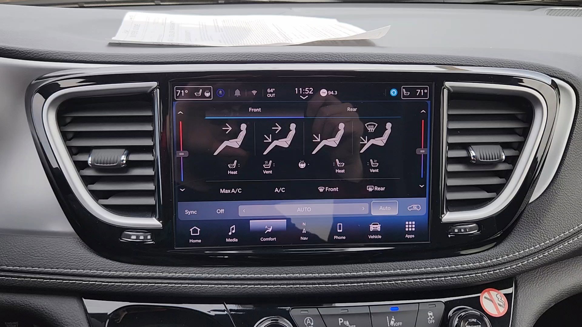 Used 2025 Chrysler Pacifica Limited image 15