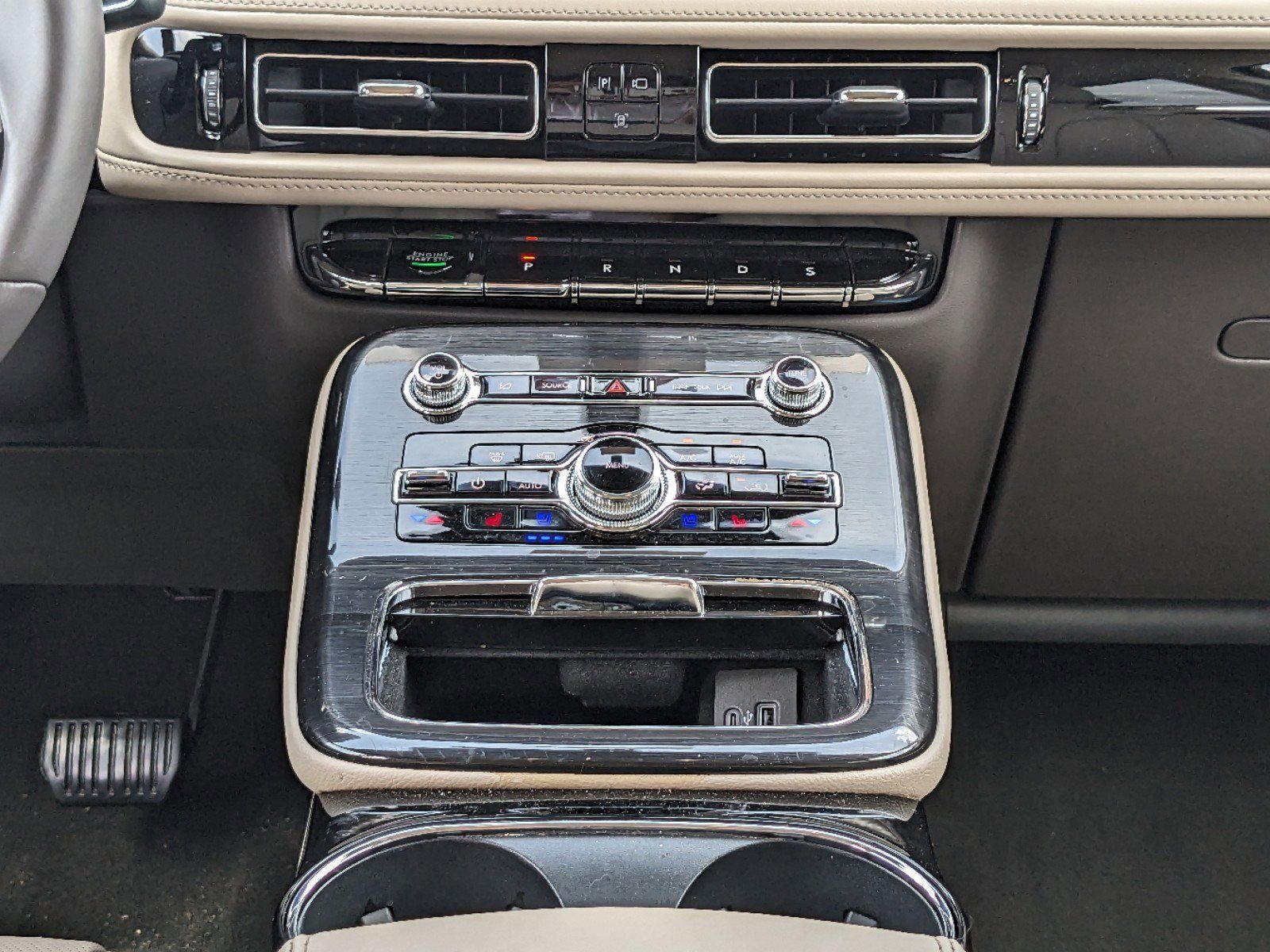 Certified 2023 Lincoln Nautilus Reserve w/ Equipment Group 202A image 21