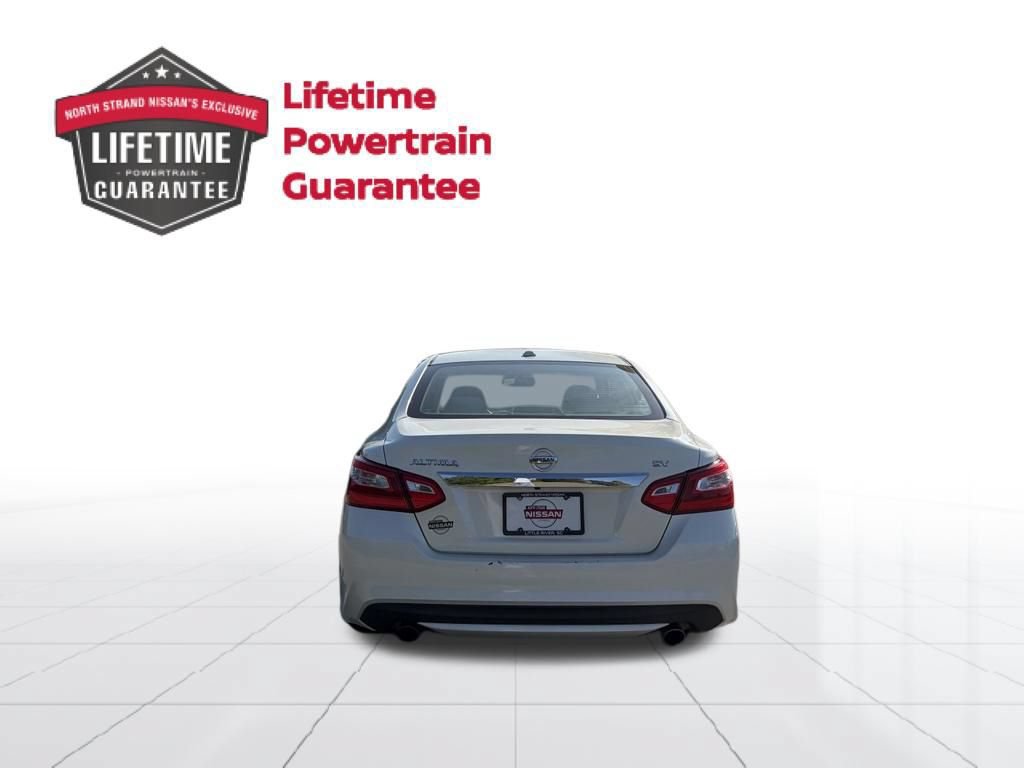 Used 2016 Nissan Altima 2.5 SV w/ Convenience Package FWD image 4