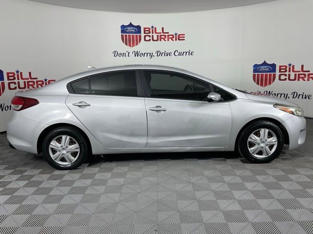 Used 2018 Kia Forte LX w/ LX Rear Camera Package image 2