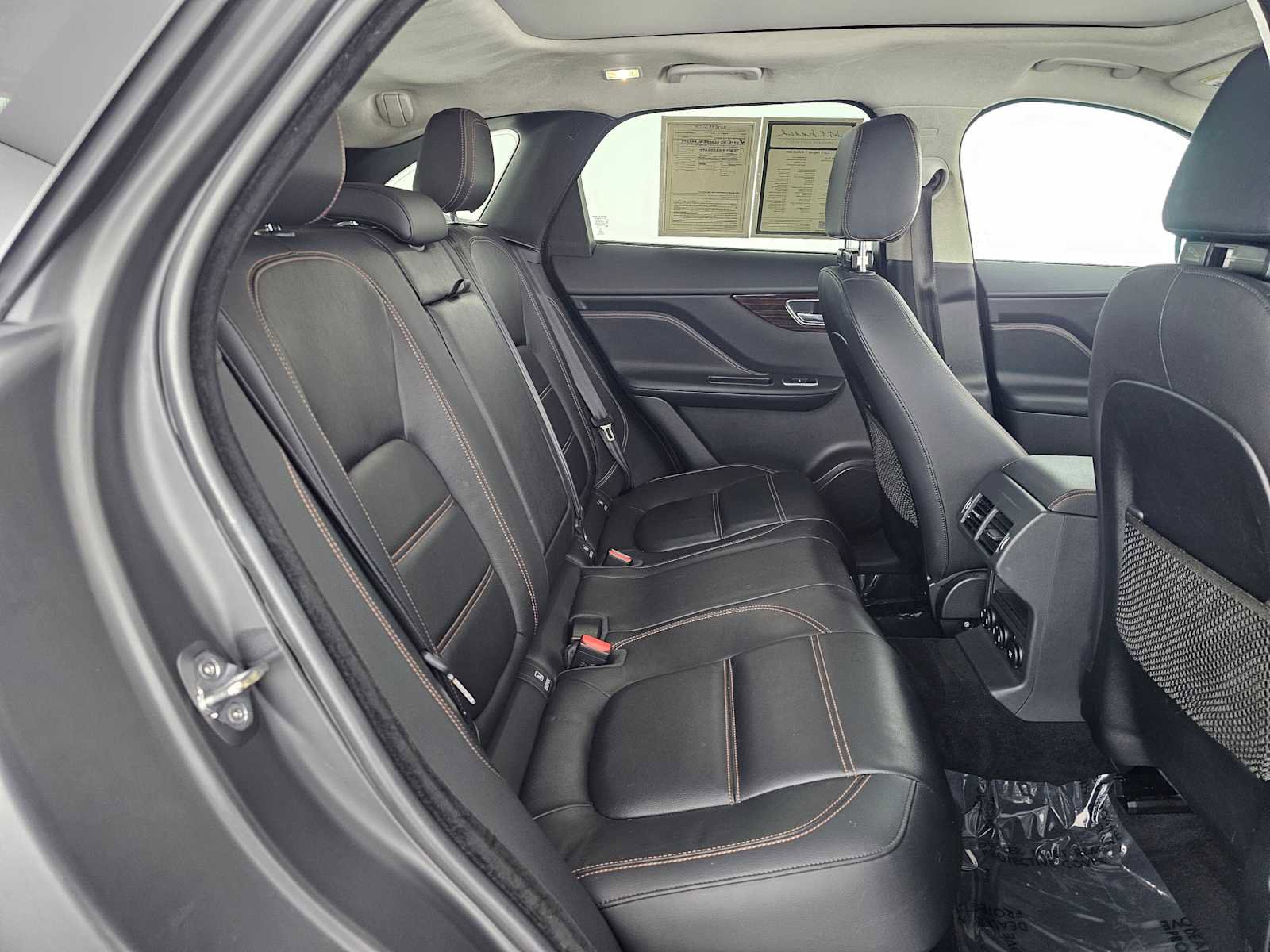 Used 2019 Jaguar F-PACE Prestige image 12