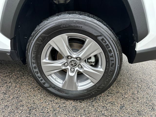 Used 2024 Toyota RAV4 LE AWD/4WD image 15