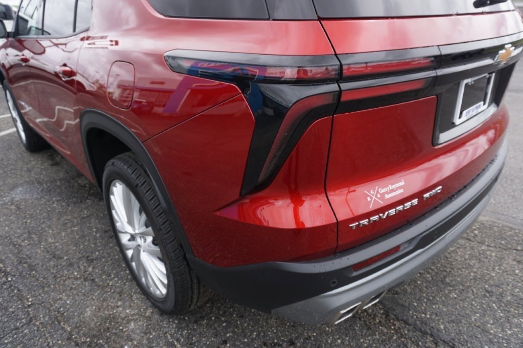 New 2025 Chevrolet Traverse LT w/ Driver Confidence Package image 8